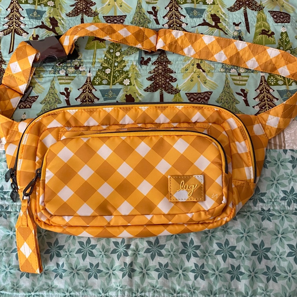 Lug Hitch in gingham fanny pack Like new